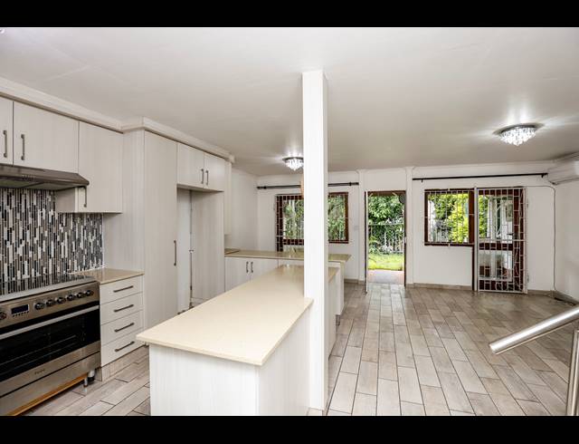 3 BEDROOM TOWNHOUSE TO LET IN MANOR GARDENS